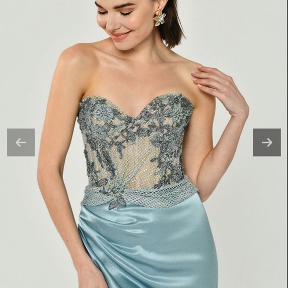 Corset Gown - Picture 4 of 7